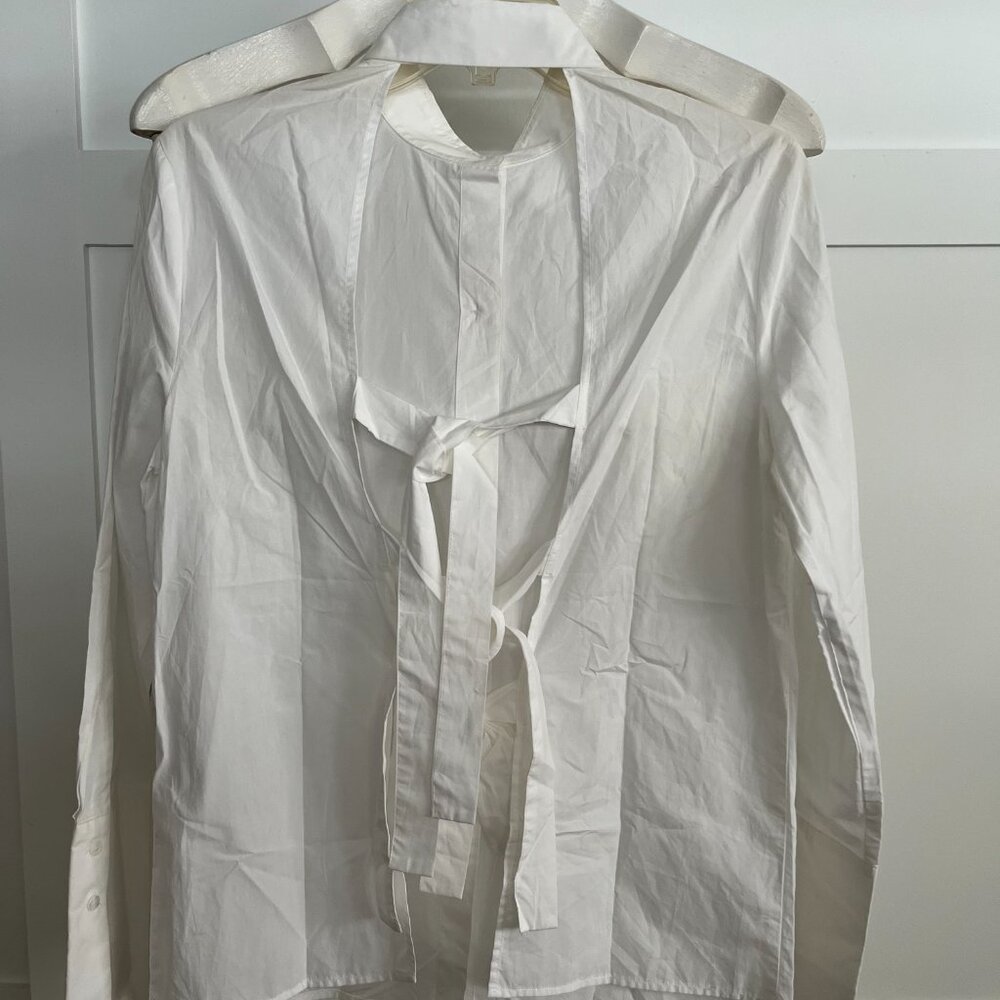 EUC ZARA WOMAN classic white dainty - flirty cutout tie back blouse (M)